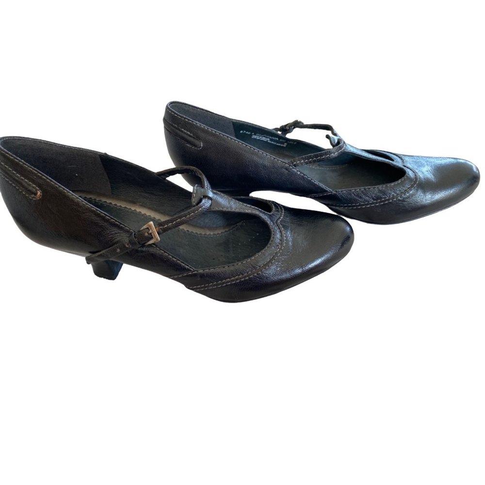 Clarks - Picture 2 of 7